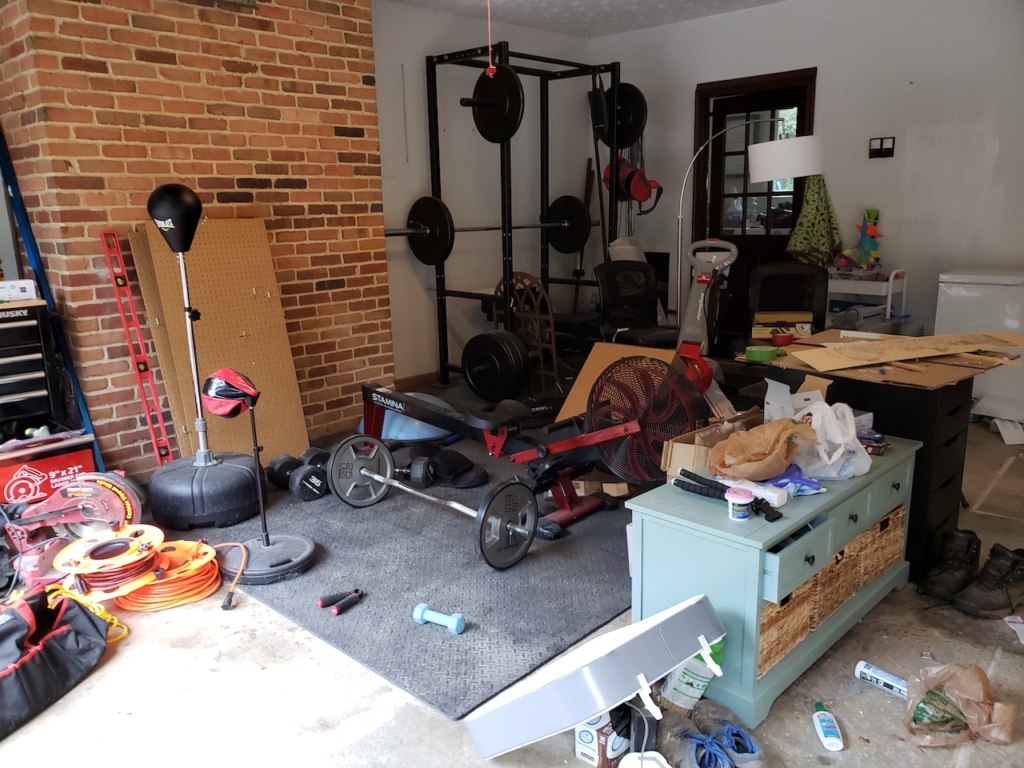 DIY wood slat wall, DIY home garage gym, Garage gym design